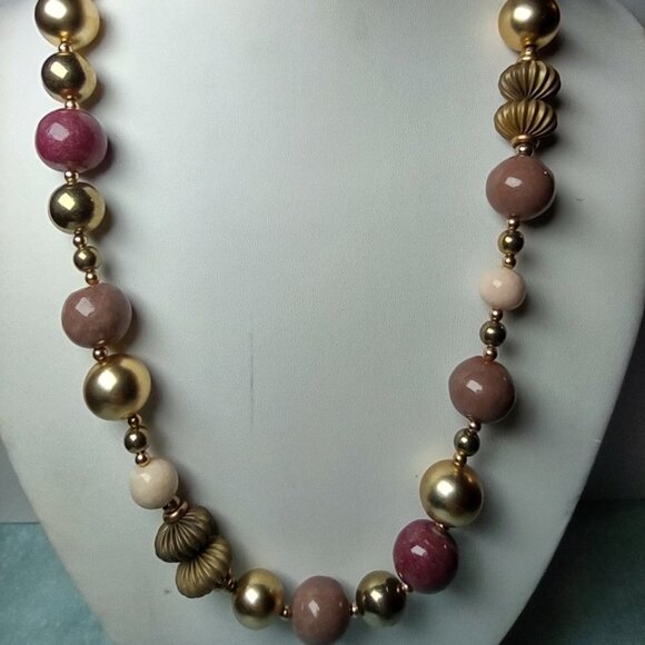 👍 5 for $20 Designed By Paula Branded Pink and Gold Tone Beaded Necklace - Picture 1 of 3